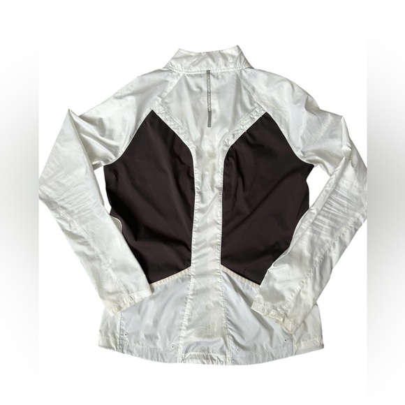 Under Armour women’s all season lightweight windbreaker running jacket medium - Picture 6 of 8